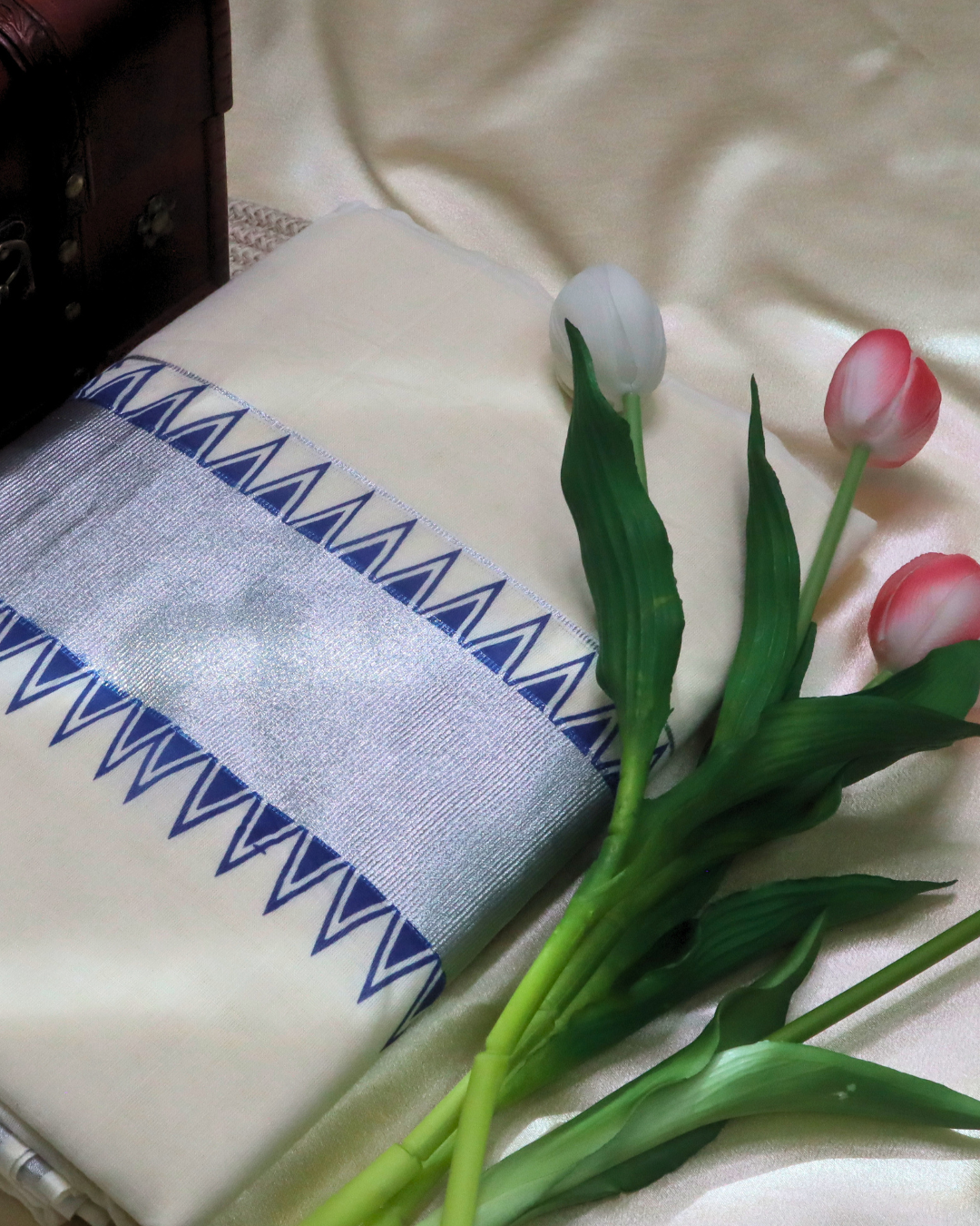 Set Saree with Blue Temple Border