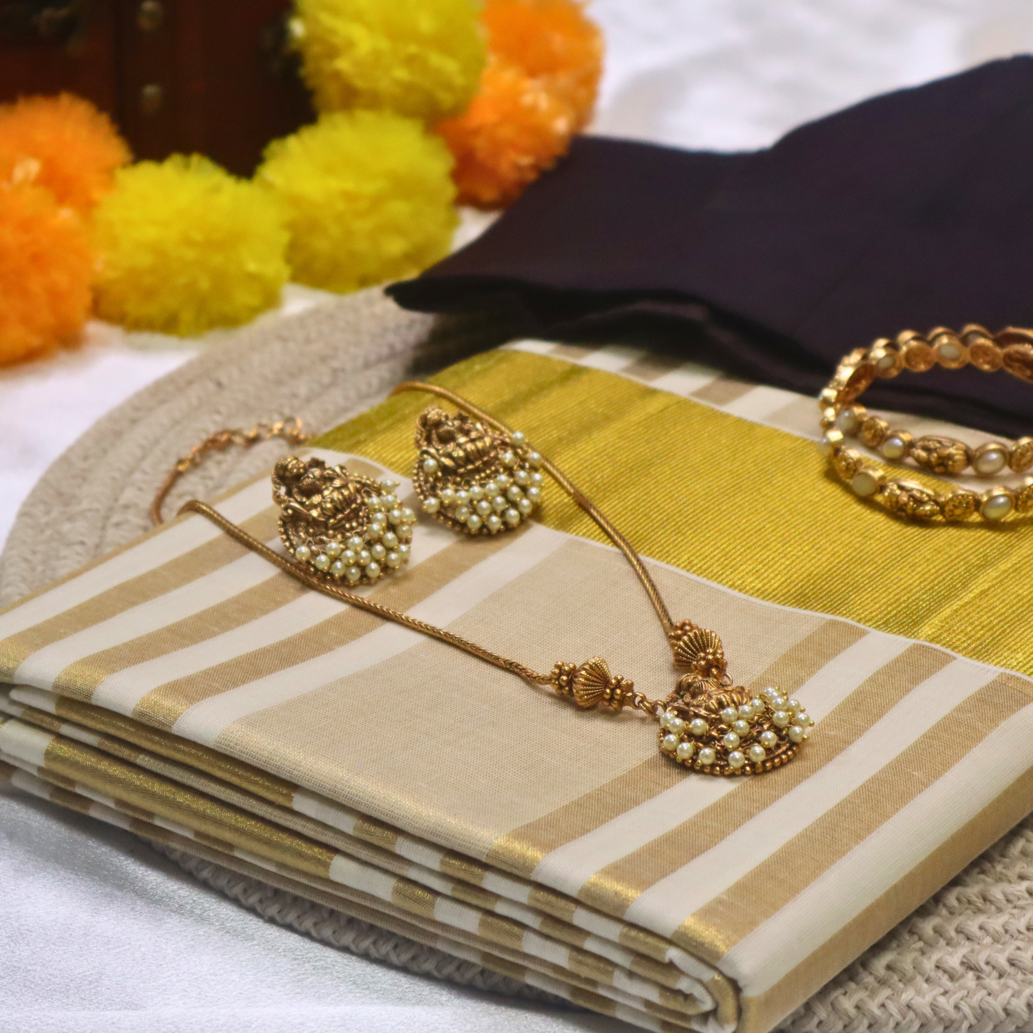 Set Saree - Thick Gold Border with Kasavu Stripes