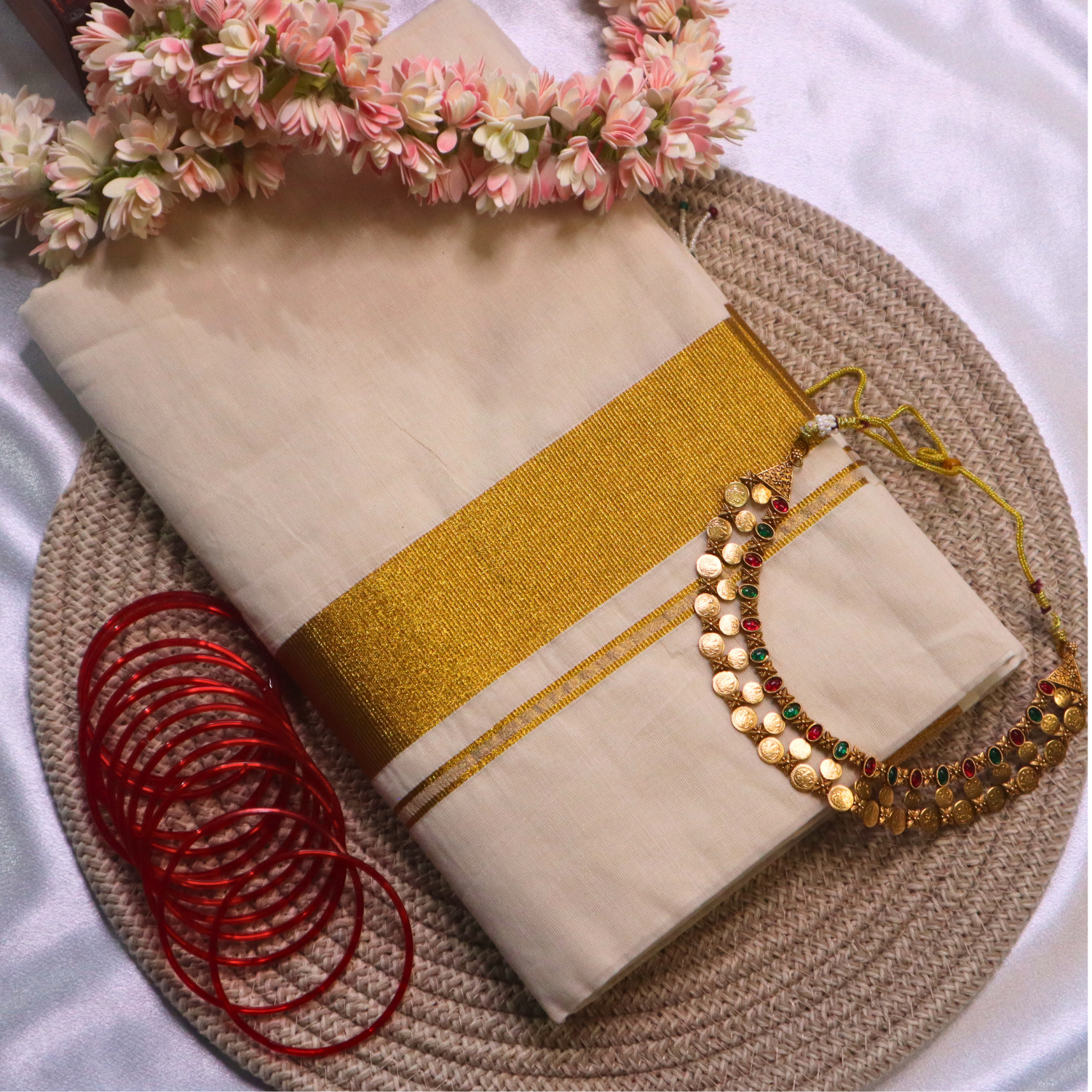 Set Saree - Gold Kasavu Border