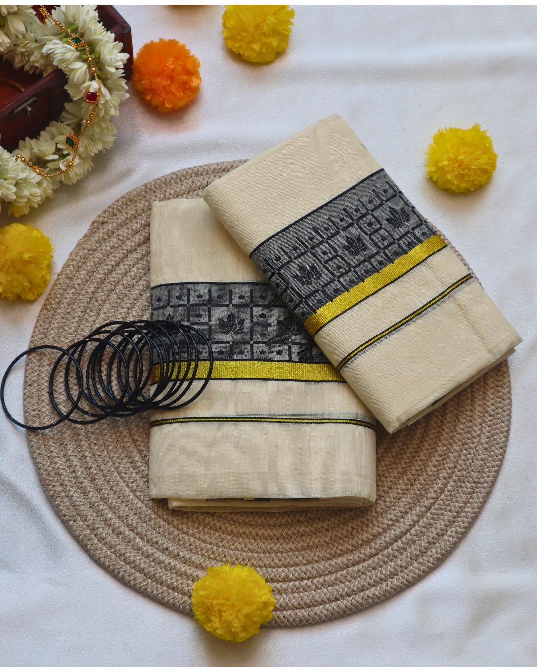 Set Mundu - Black Leaf Print on Gold Border